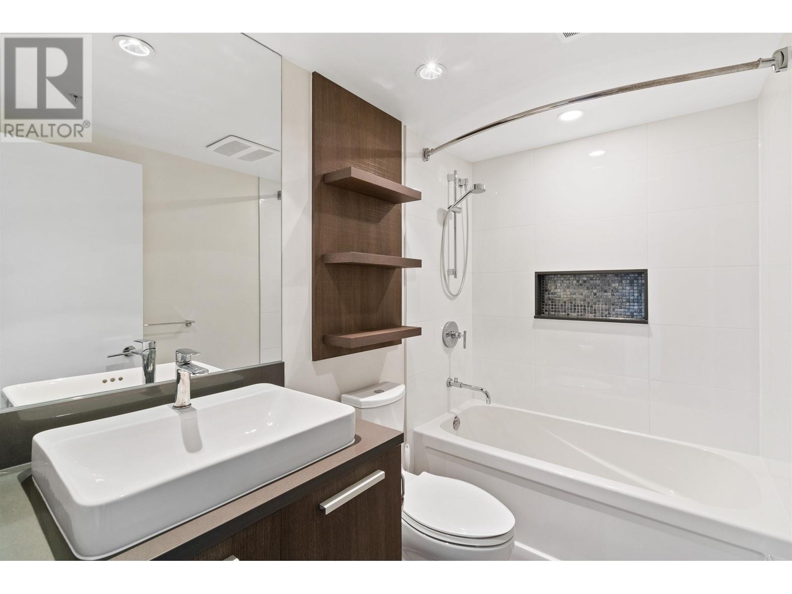 1105 3007 Glen Drive, Coquitlam, British Columbia  V3B 0L8 - Photo 19 - R3009883