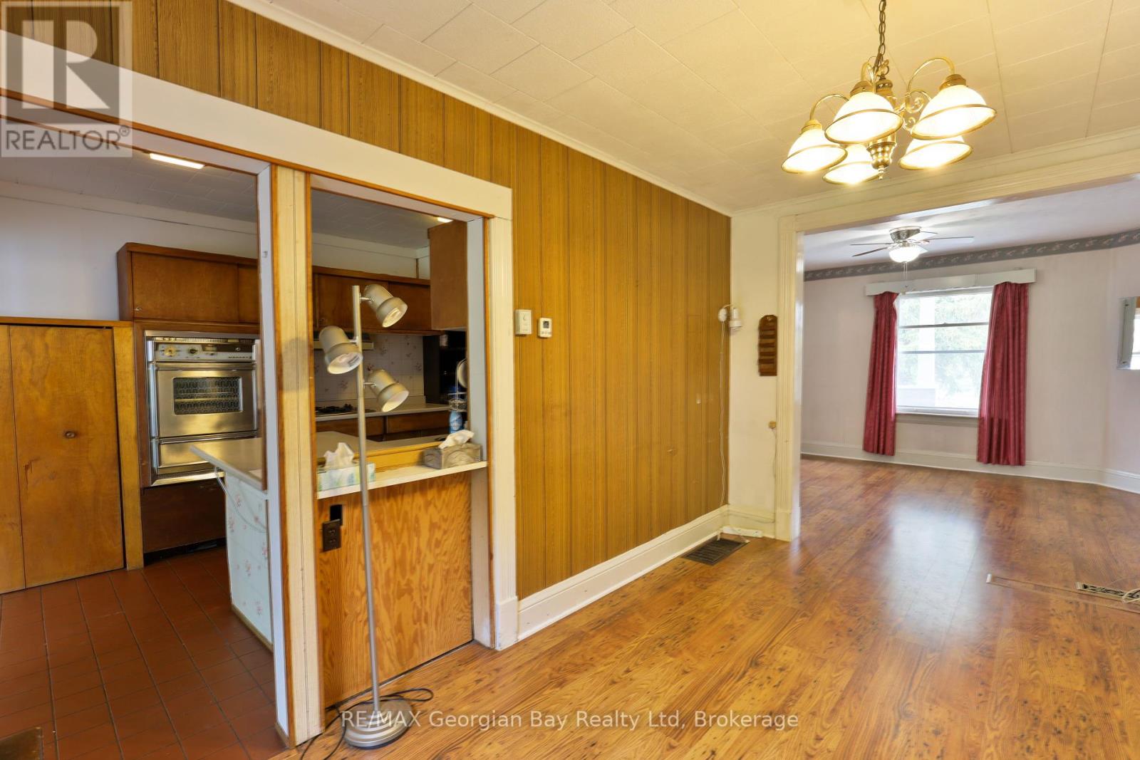 770 Sixth Avenue, Tay, Ontario  L0K 1R0 - Photo 7 - S12190058