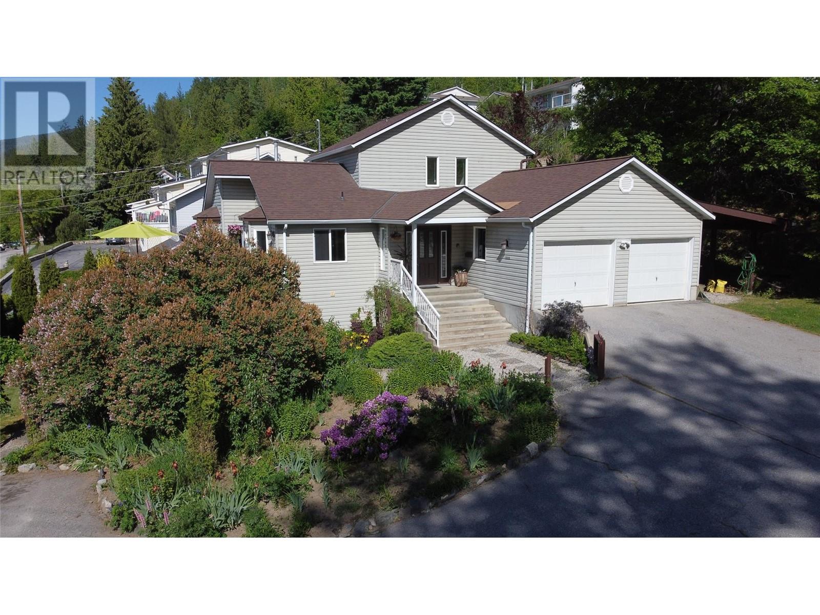 Property at 1208 Selby Street image 2