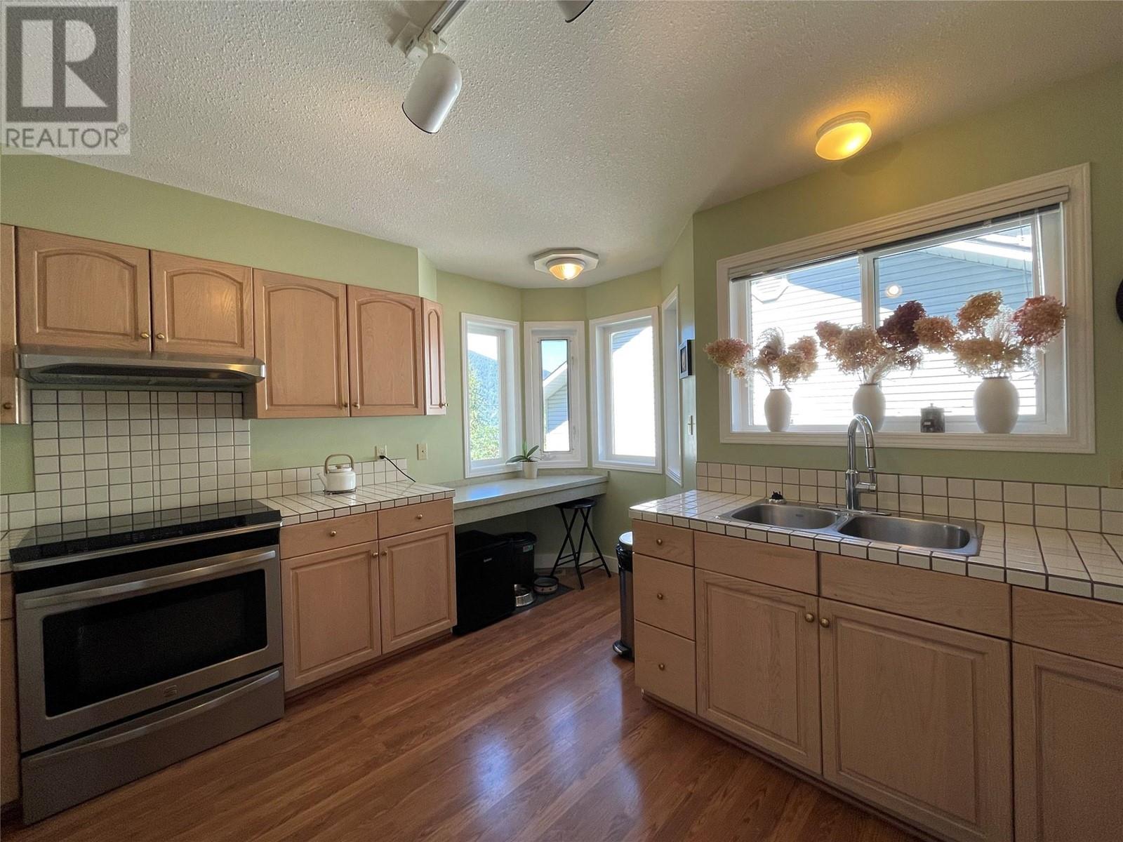 1208 Selby Street, Nelson, British Columbia  V1L 2W3 - Photo 27 - 10350428