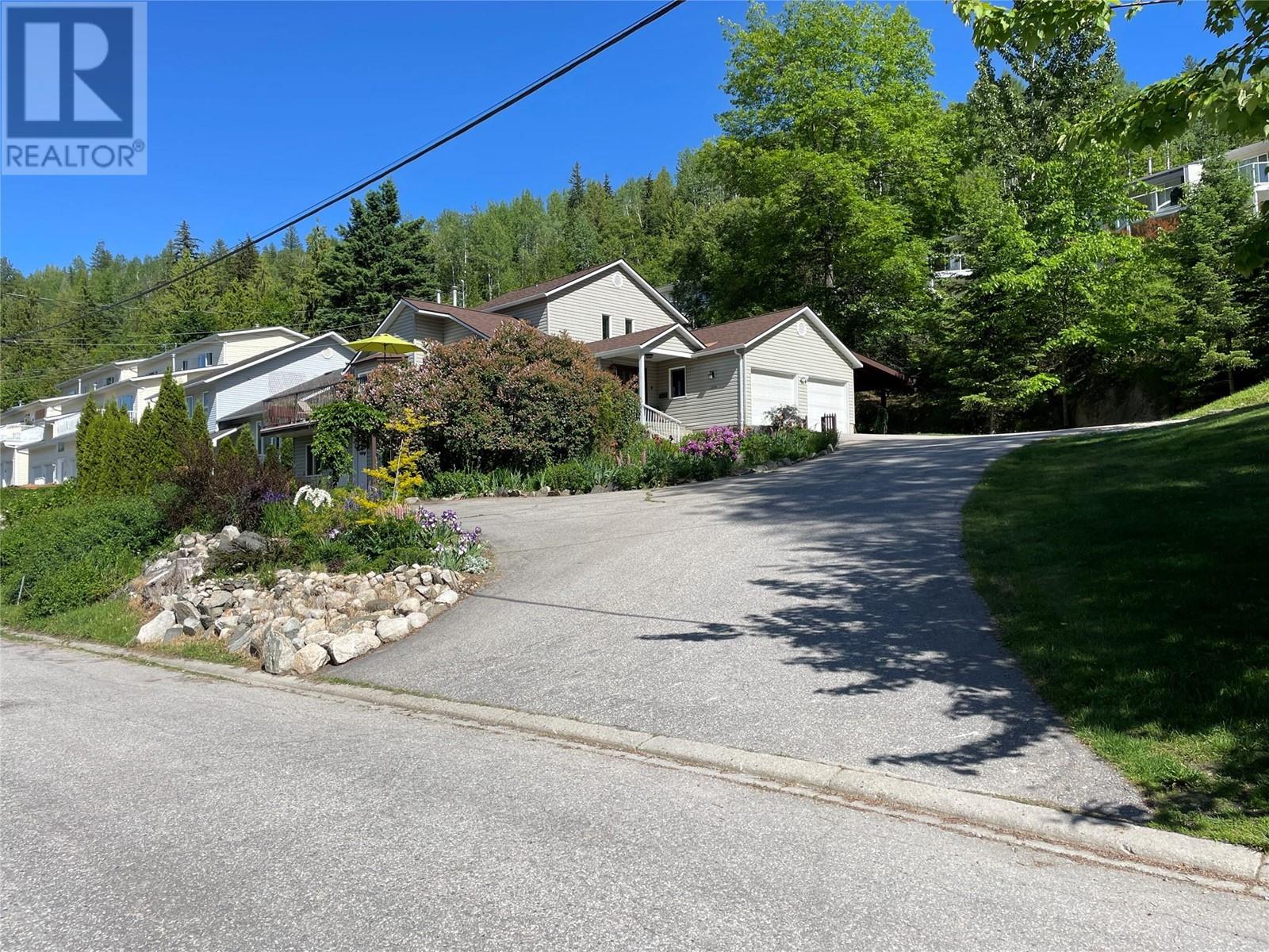 Property at 1208 Selby Street image 3