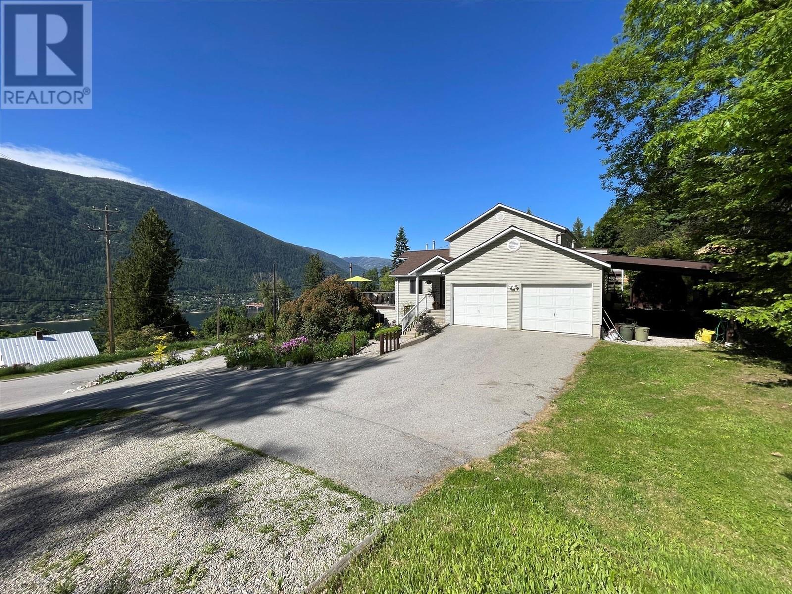 Property at 1208 Selby Street image 4