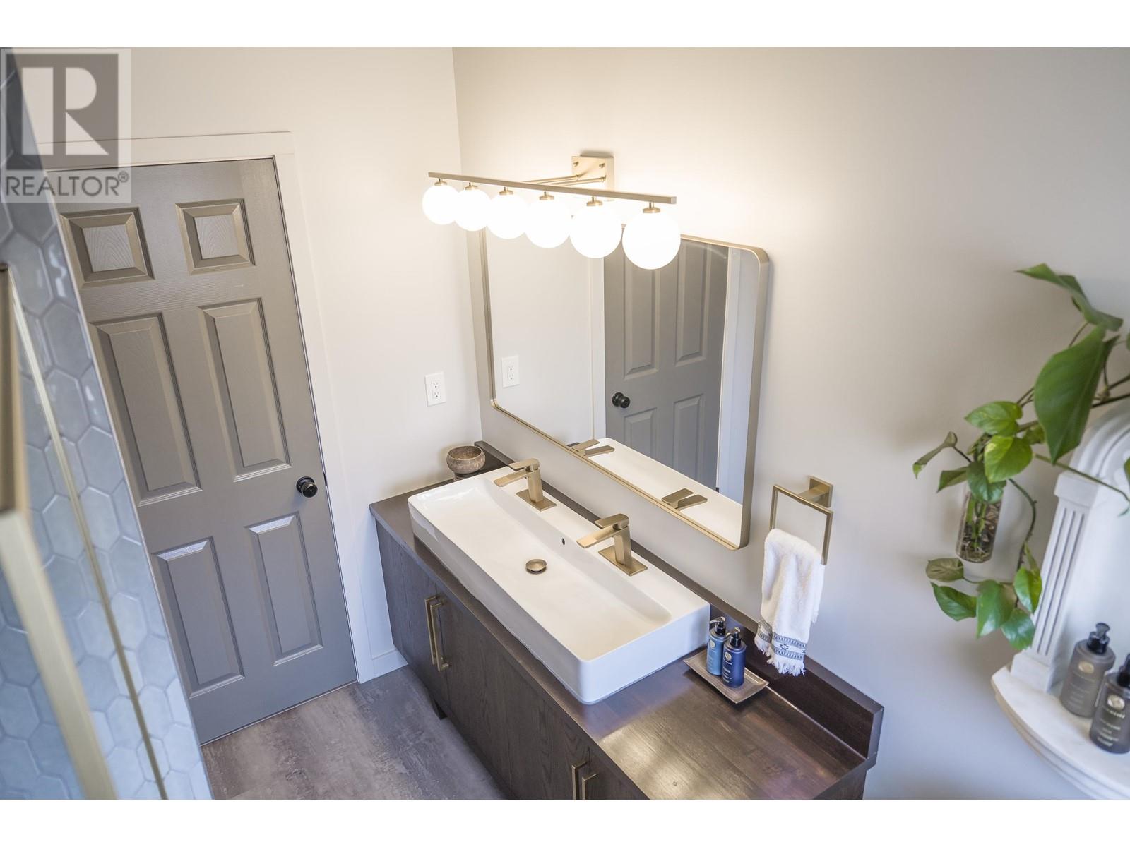 955 Moody Court, Port Coquitlam, British Columbia  V3C 5J4 - Photo 14 - R3009823