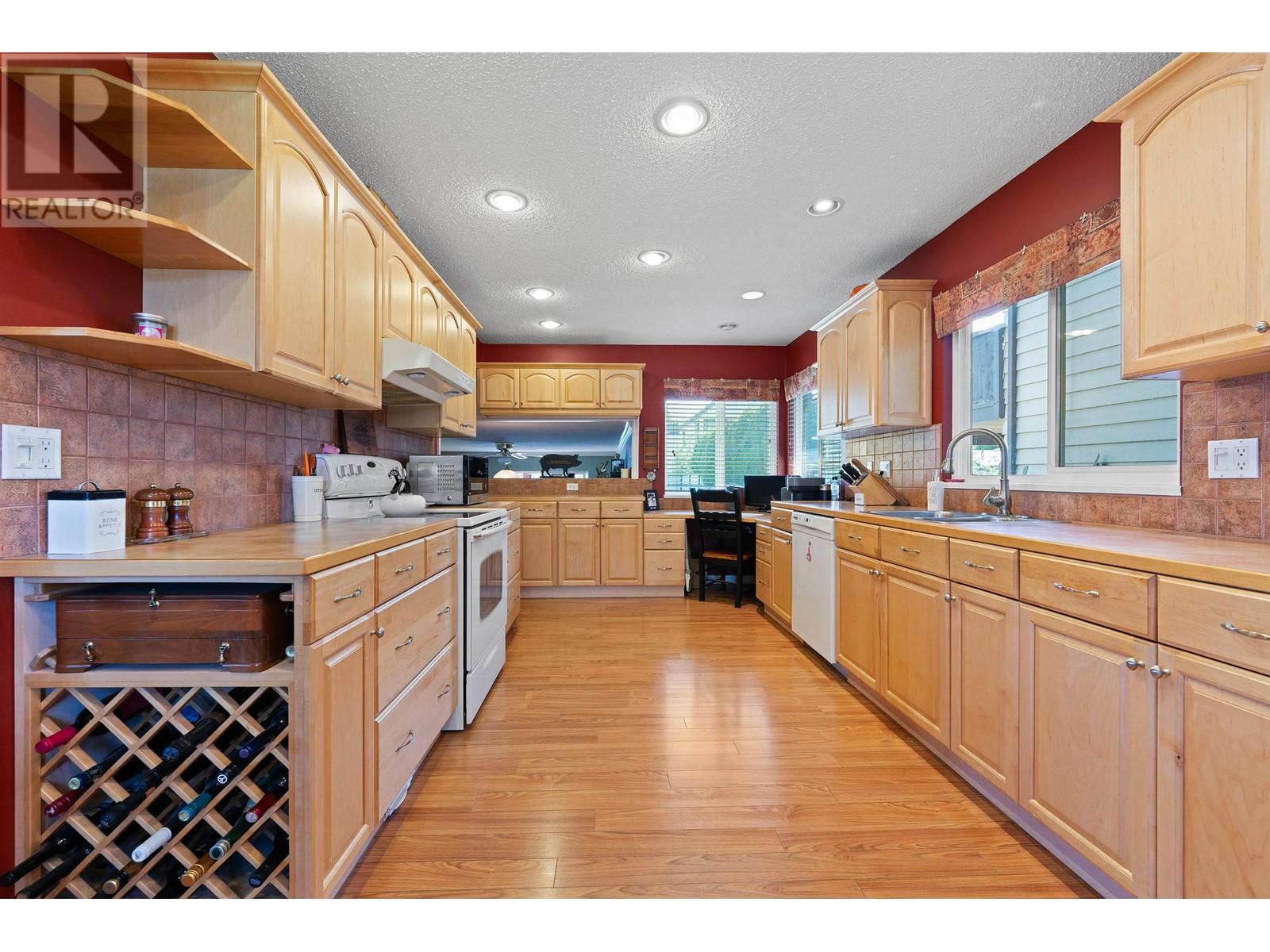 4614 54 Street, Ladner, British Columbia  V4K 3V2 - Photo 5 - R3009894