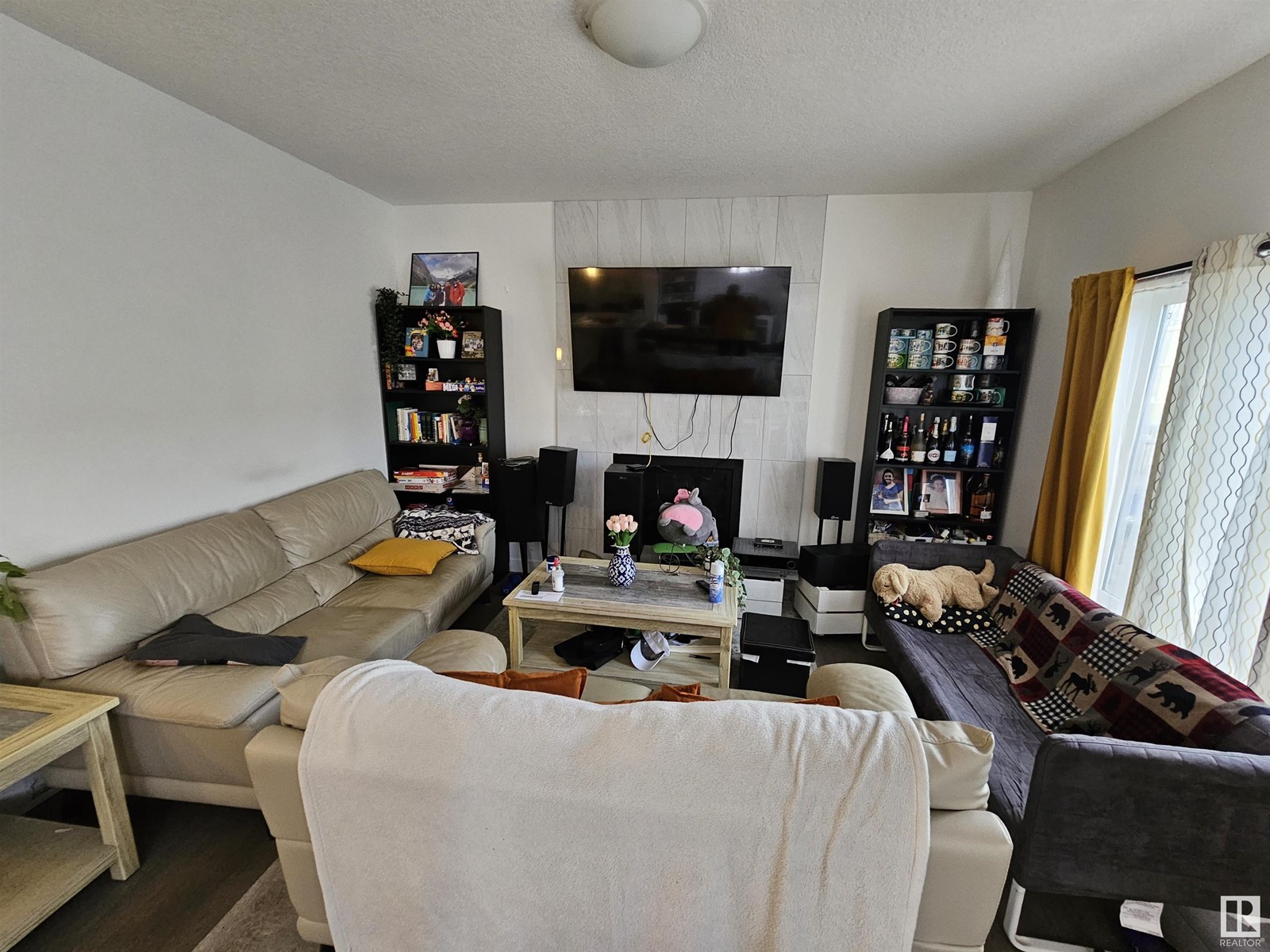 Property at 1124 152 AV NW image 2