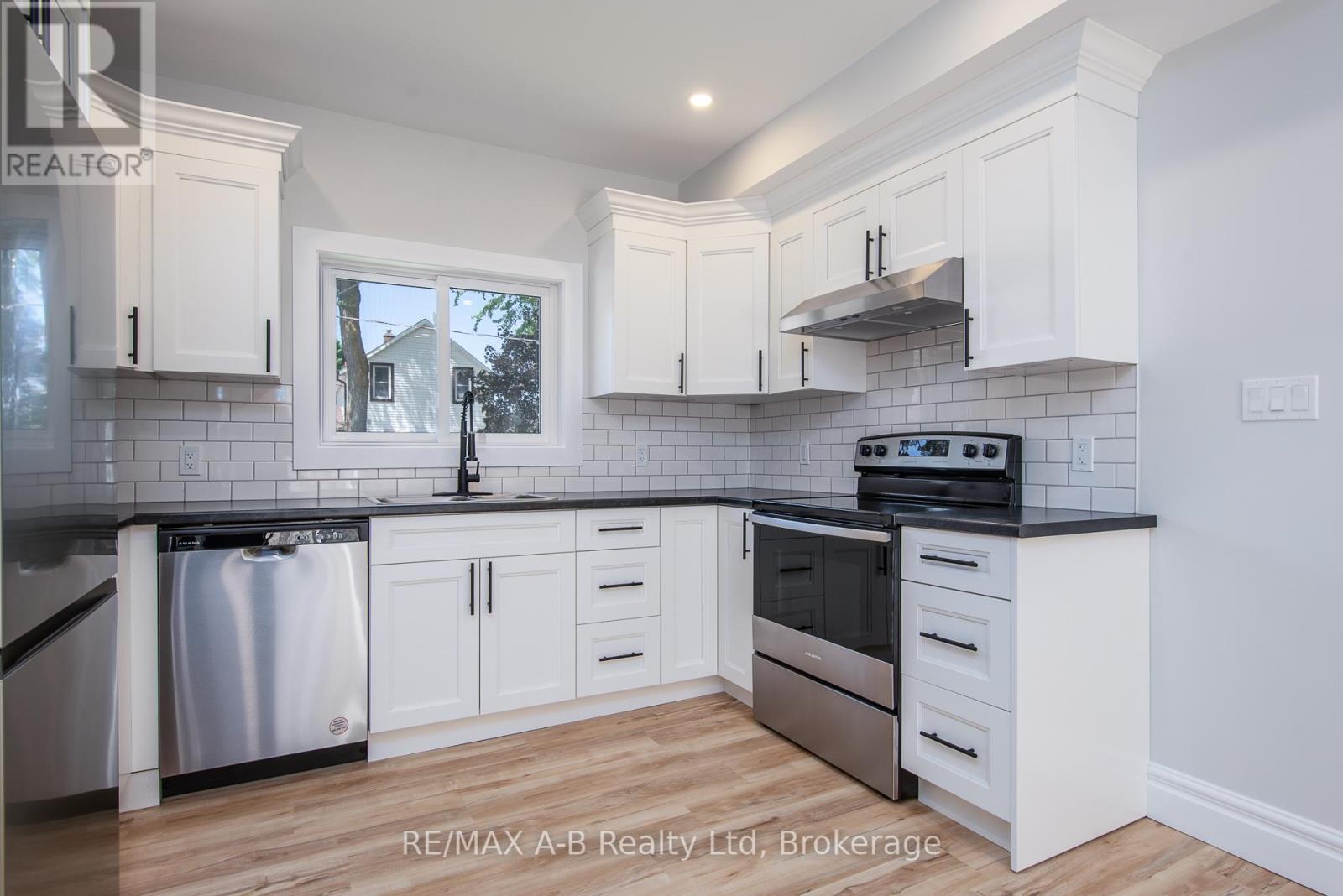 124 King Street, Stratford, Ontario  N5A 4R9 - Photo 16 - X12190042