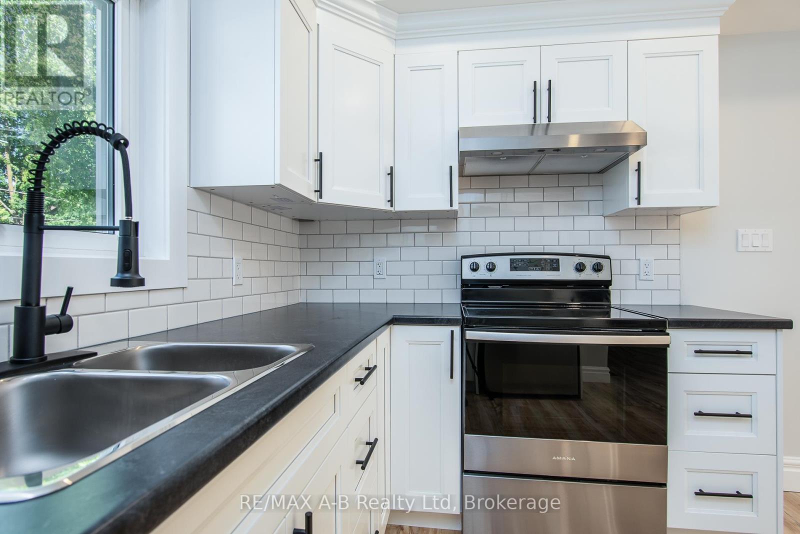 124 King Street, Stratford, Ontario N5A 4R9 - Photo 18 - X12190042