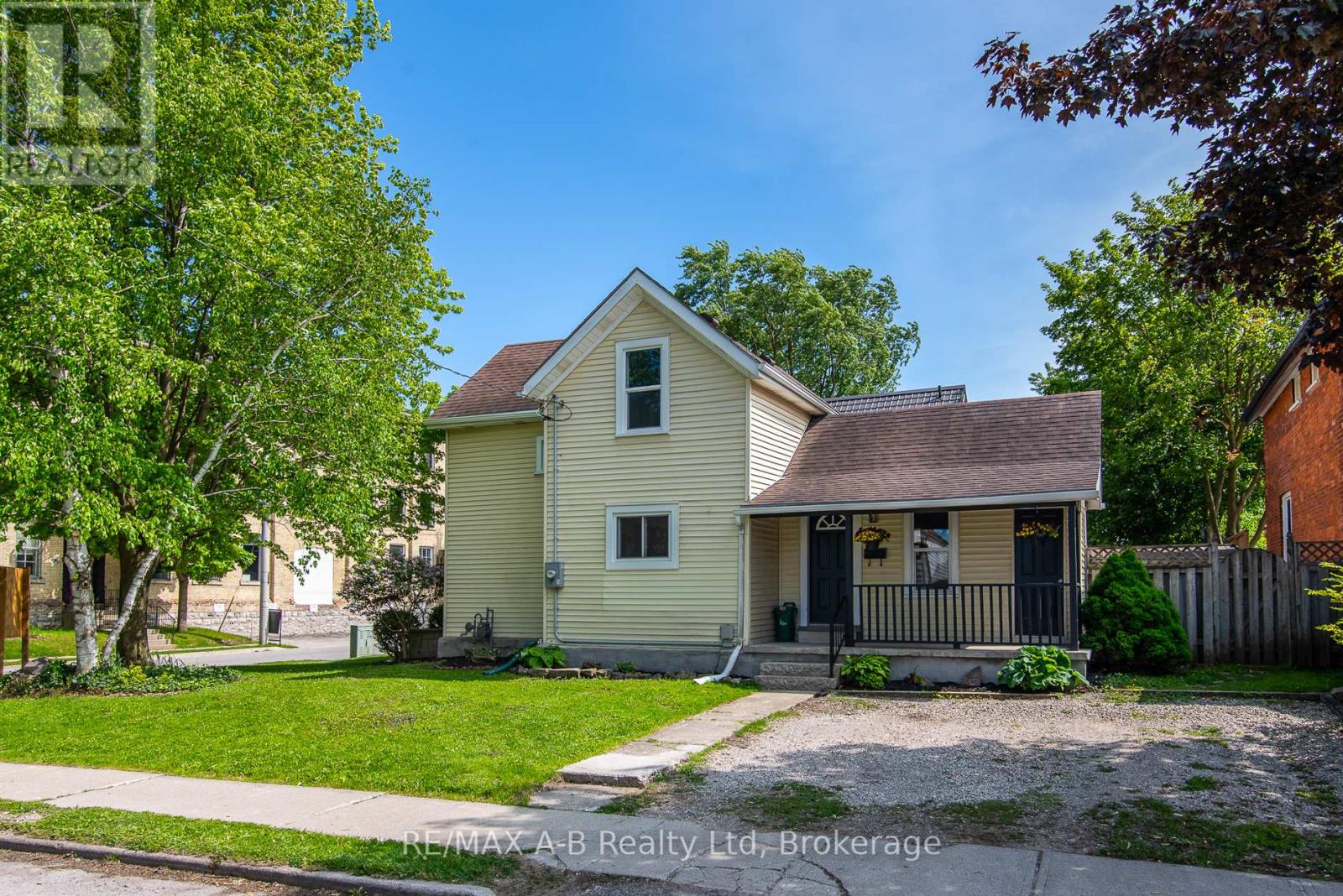 124 King Street, Stratford, Ontario N5A 4R9 - Photo 2 - X12190042