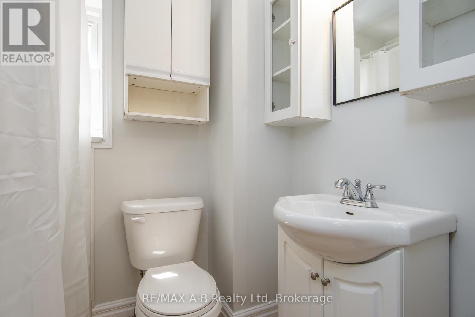 124 King Street, Stratford, Ontario  N5A 4R9 - Photo 21 - X12190042