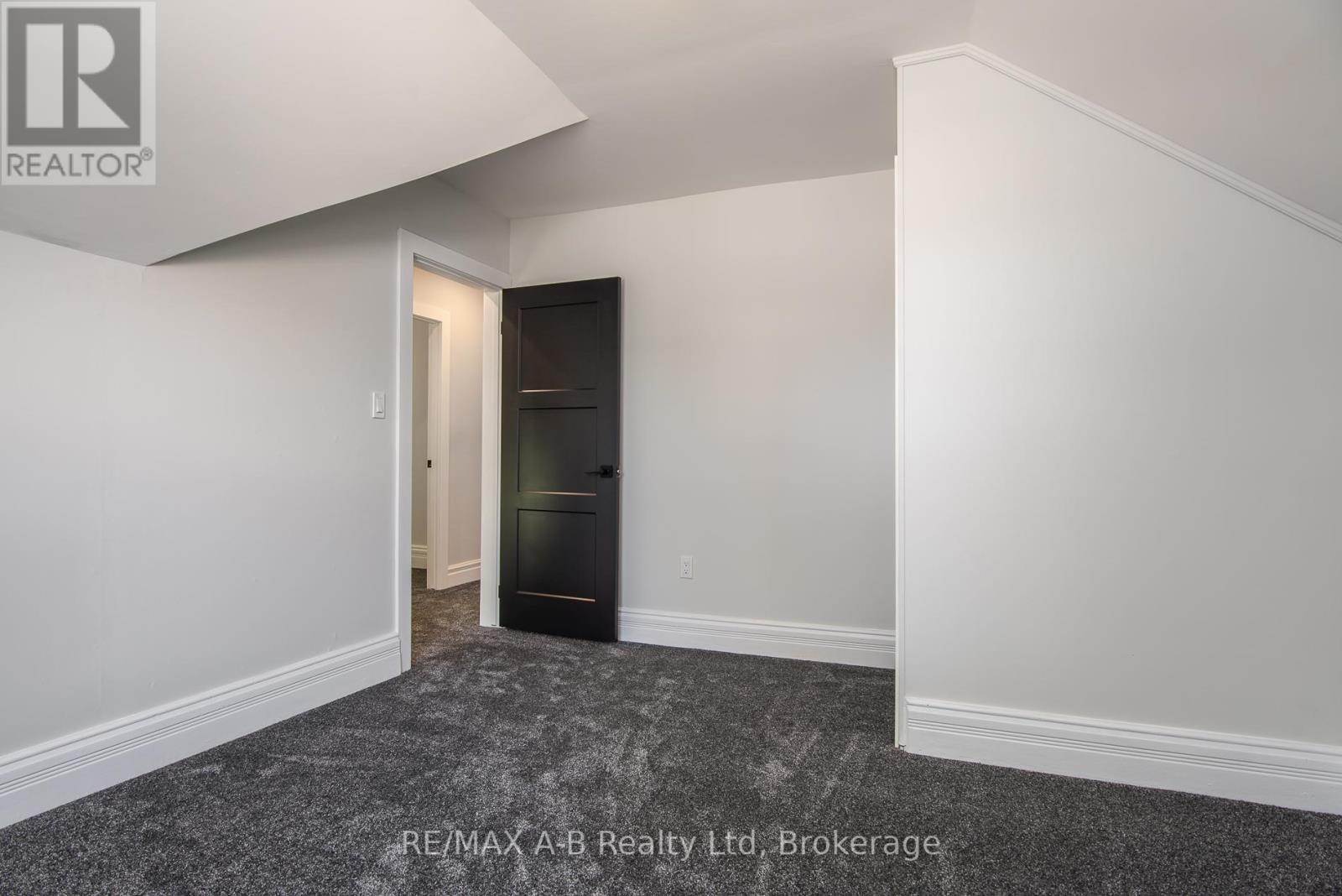 124 King Street, Stratford, Ontario N5A 4R9 - Photo 25 - X12190042