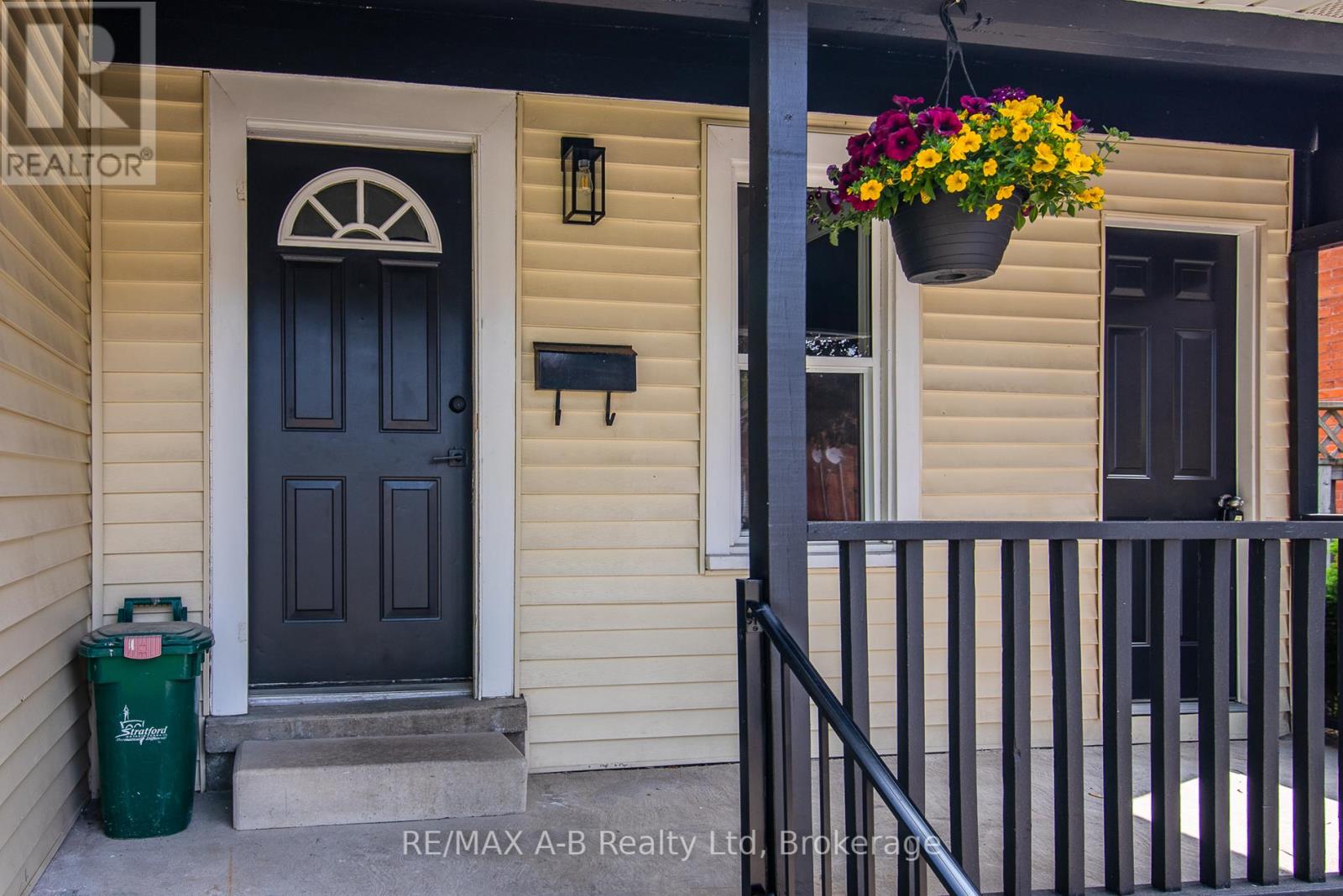 124 King Street, Stratford, Ontario N5A 4R9 - Photo 3 - X12190042