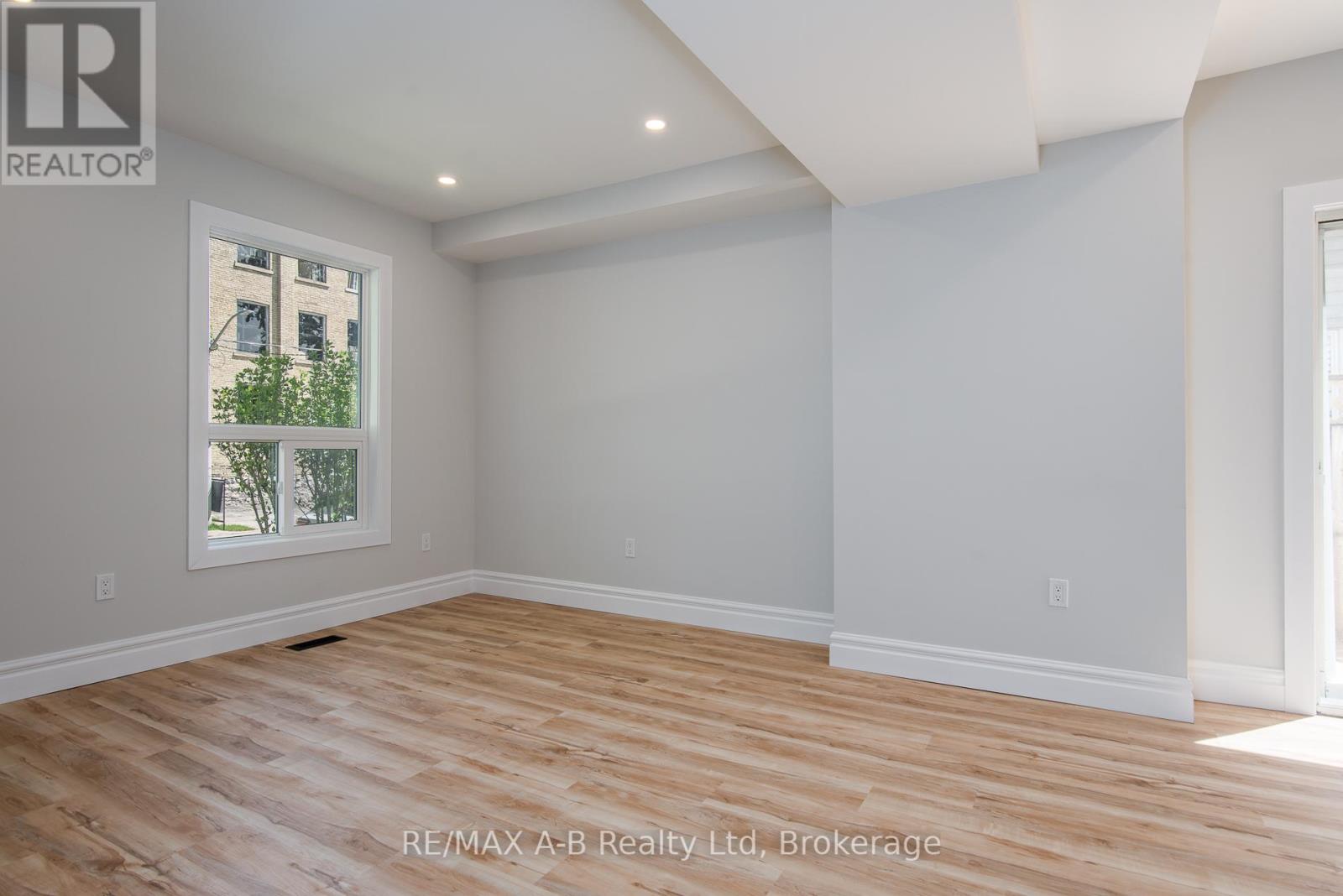 124 King Street, Stratford, Ontario  N5A 4R9 - Photo 8 - X12190042