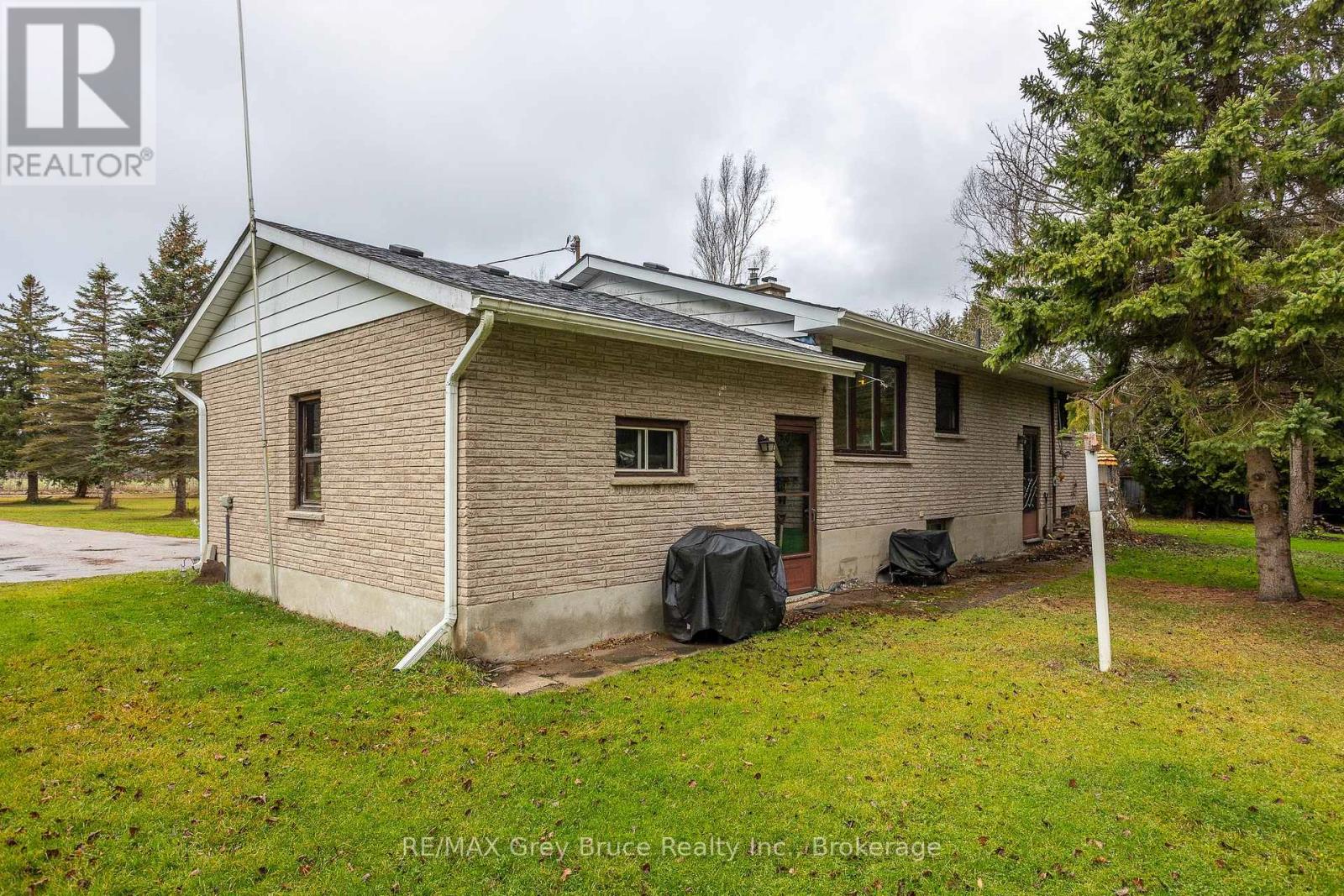 564 Municipal Road, South Bruce Peninsula, Ontario  N0H 2G0 - Photo 6 - X12190070
