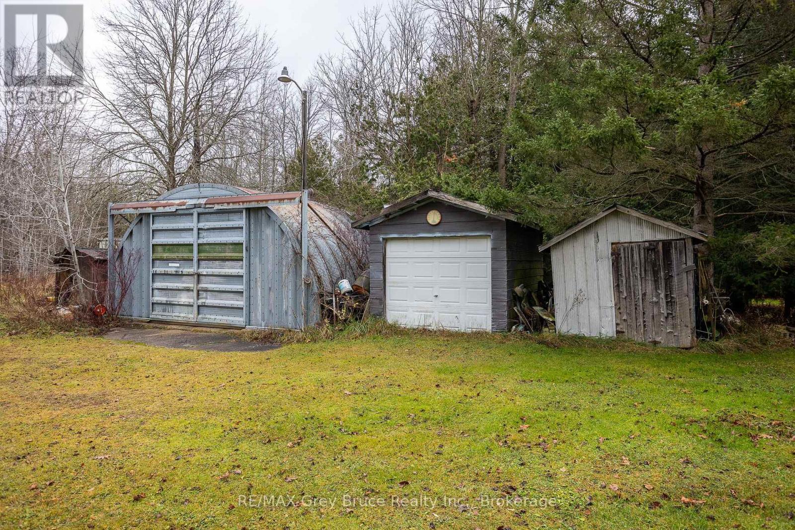 564 Municipal Road, South Bruce Peninsula, Ontario  N0H 2G0 - Photo 7 - X12190070