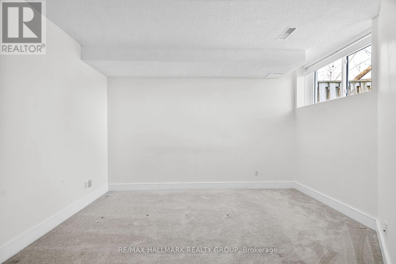 25 - 1400 Wildberry Court, Ottawa, Ontario  K1C 7K6 - Photo 18 - X12190033