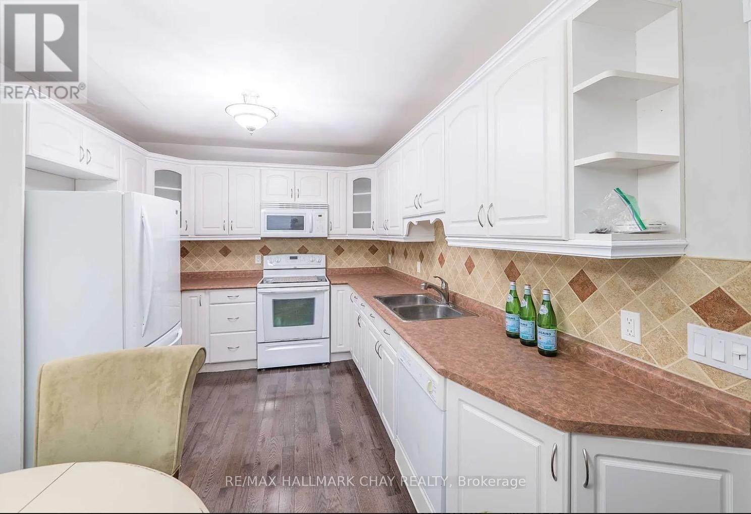99 John Street W, Barrie (Allandale), Ontario  L4N 2K7 - Photo 3 - S12188601