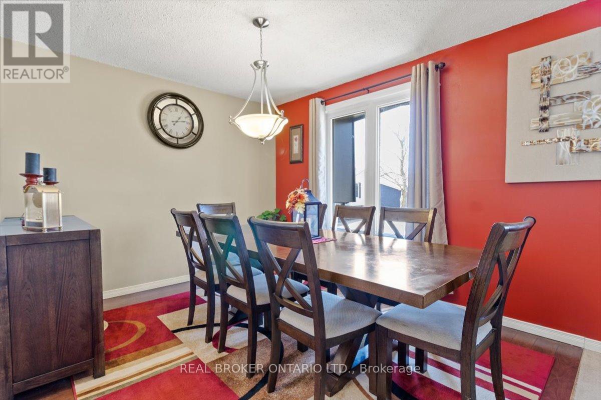 51 Southglen Road, Brantford, Ontario  N3R 6Z9 - Photo 11 - X12063332