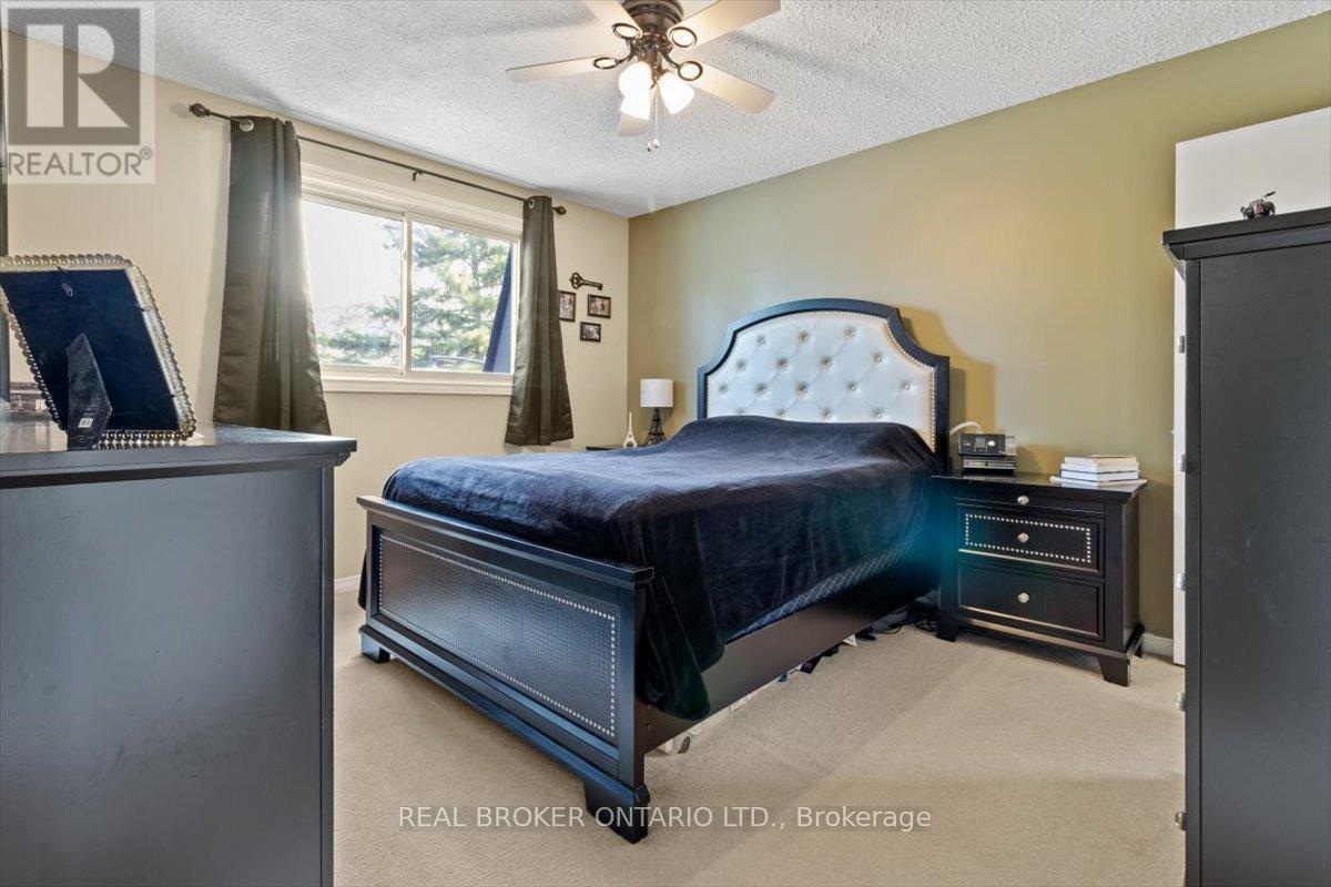 51 Southglen Road, Brantford, Ontario  N3R 6Z9 - Photo 15 - X12063332