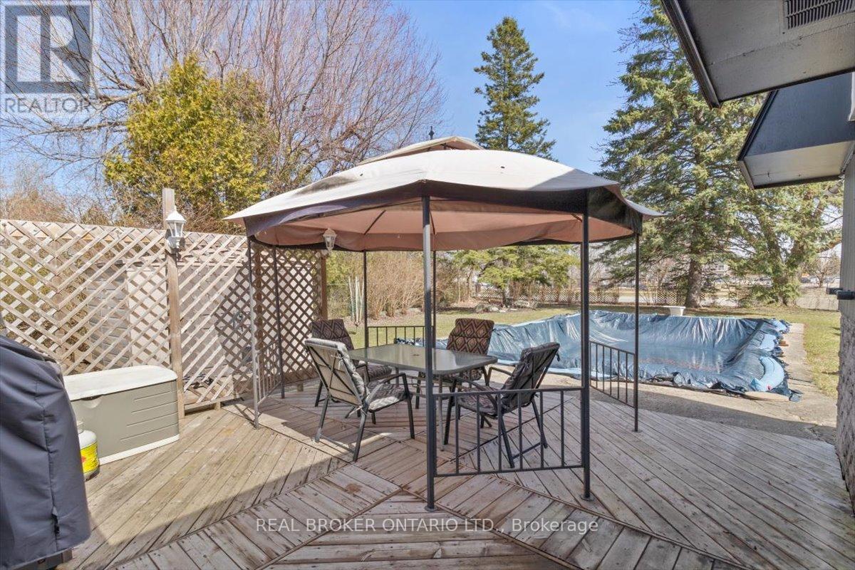 51 Southglen Road, Brantford, Ontario  N3R 6Z9 - Photo 34 - X12063332
