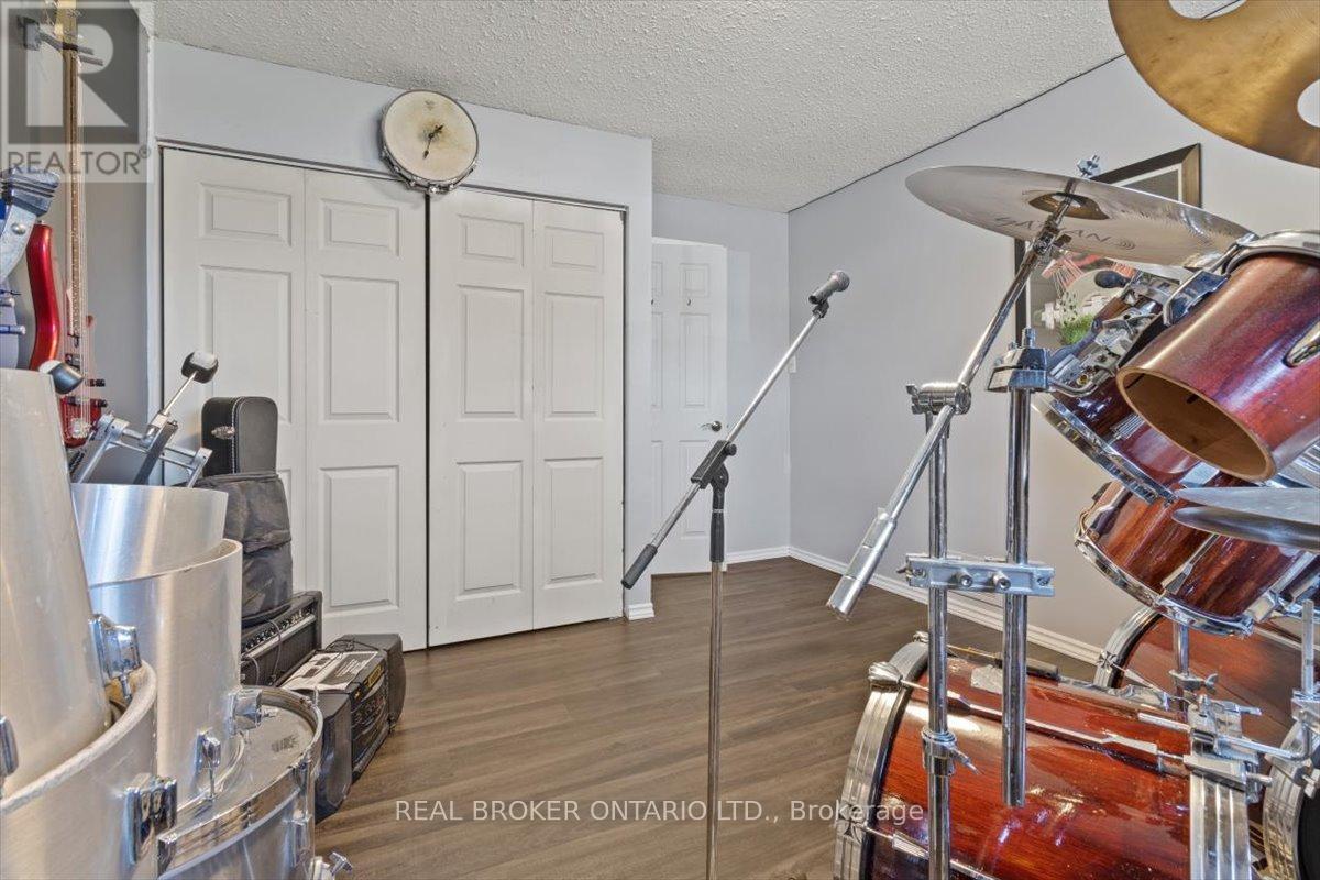 51 Southglen Road, Brantford, Ontario  N3R 6Z9 - Photo 31 - X12063332
