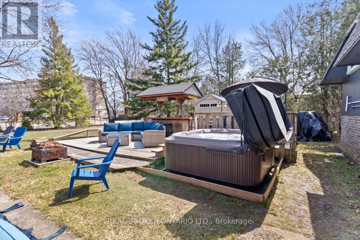 51 Southglen Road, Brantford, Ontario  N3R 6Z9 - Photo 38 - X12063332