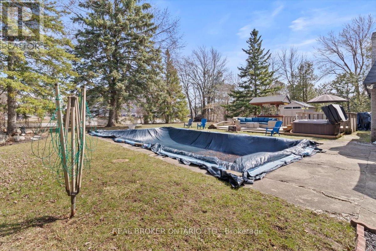 51 Southglen Road, Brantford, Ontario  N3R 6Z9 - Photo 36 - X12063332