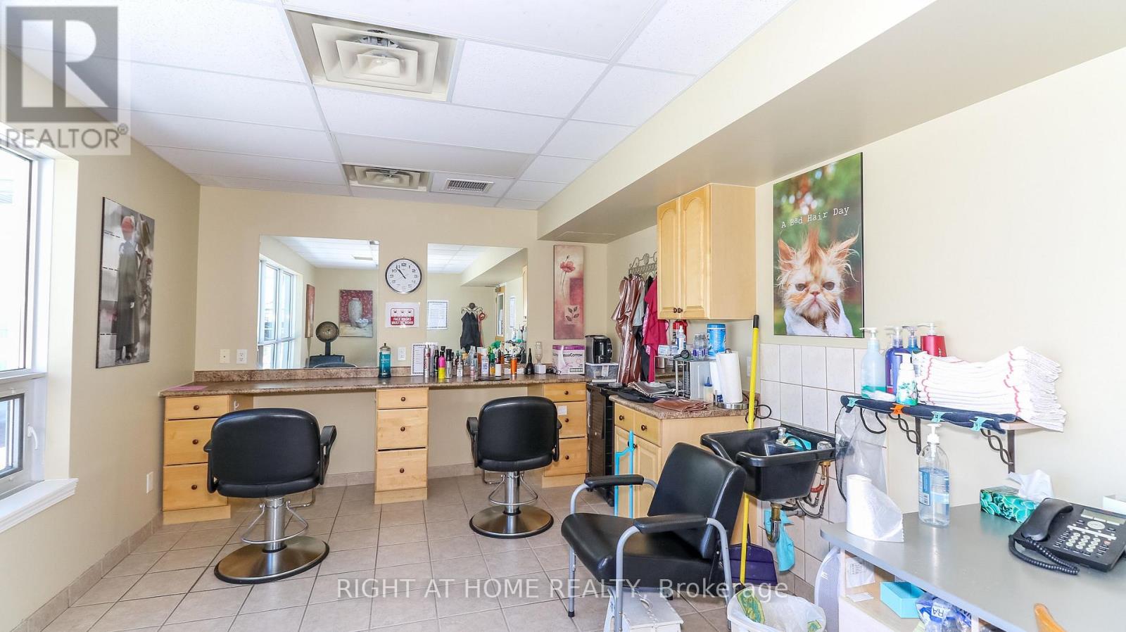 202 - 90 Dean Avenue, Barrie, Ontario  L4N 0M3 - Photo 5 - S12189653