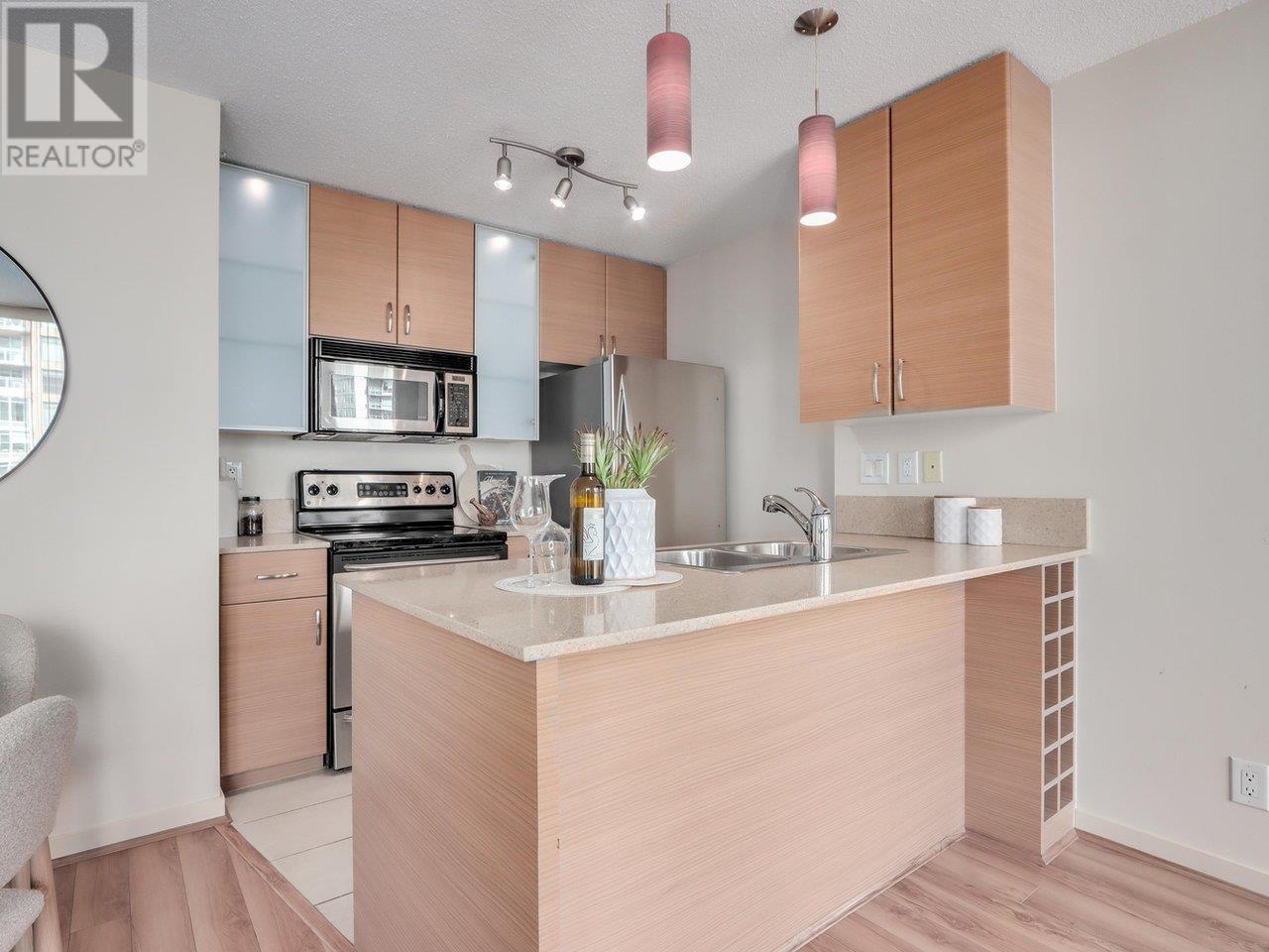 2204 928 Homer Street, Vancouver, British Columbia  V6B 1T7 - Photo 4 - R3009616