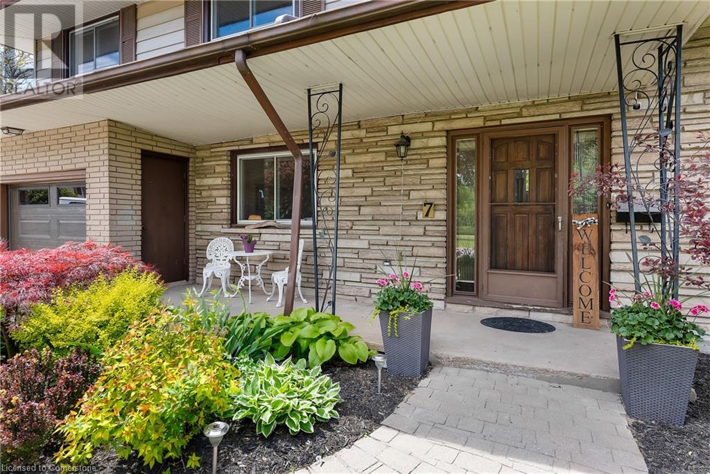 7 Saturn Court, St. Catharines, Ontario  L2M 2S9 - Photo 3 - 40735640