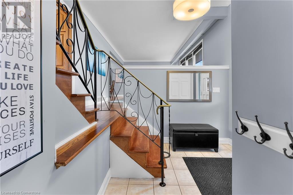 7 Saturn Court, St. Catharines, Ontario  L2M 2S9 - Photo 8 - 40735640