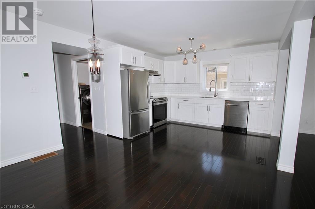 47 Richardson Street, Brantford, Ontario  N3T 1H7 - Photo 12 - 40736458
