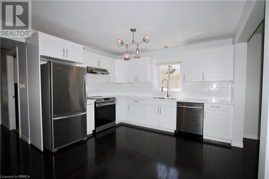 47 Richardson Street, Brantford, Ontario  N3T 1H7 - Photo 14 - 40736458