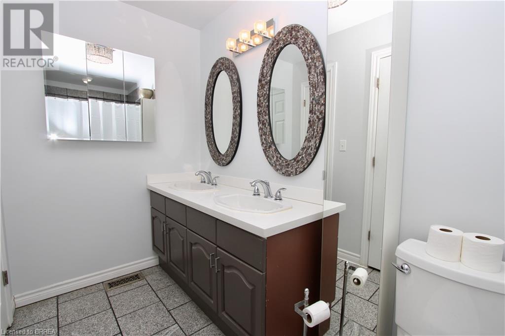 47 Richardson Street, Brantford, Ontario  N3T 1H7 - Photo 32 - 40736458