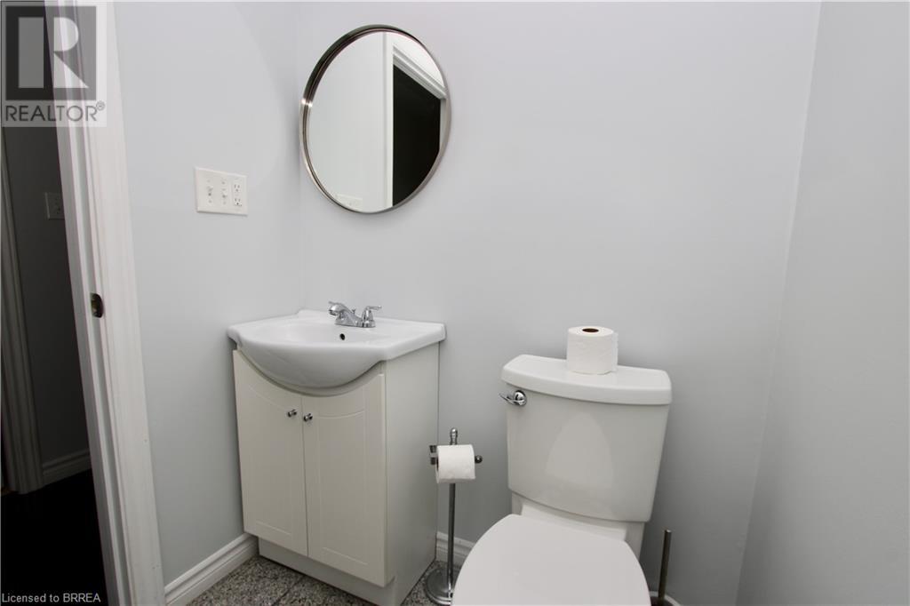 47 Richardson Street, Brantford, Ontario  N3T 1H7 - Photo 8 - 40736458