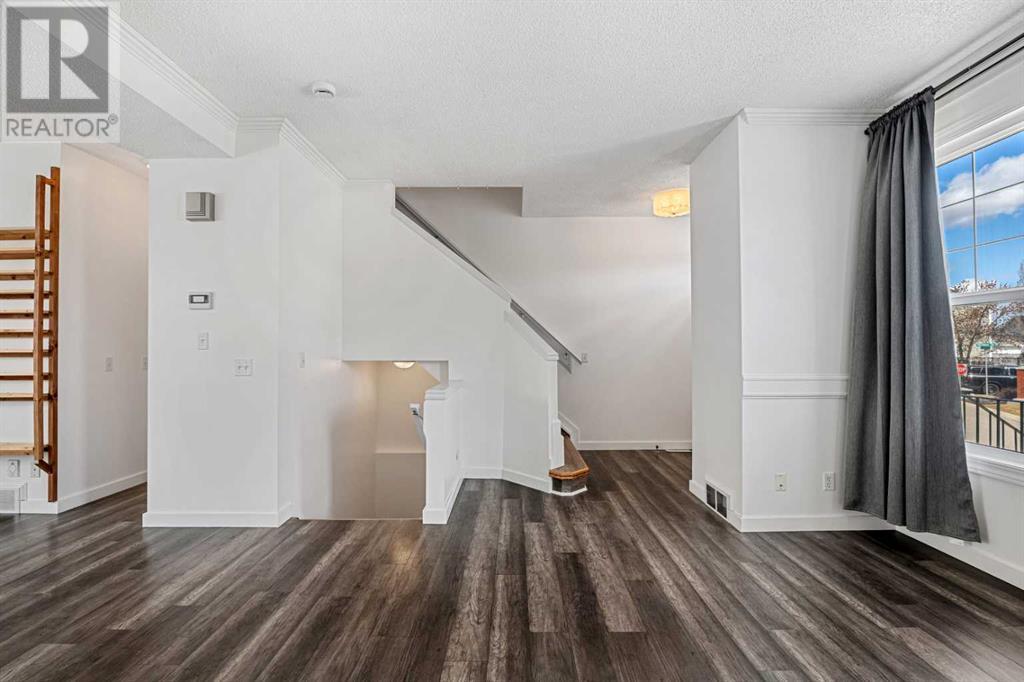 22 Prestwick Gardens Se, Calgary, Alberta  T2Z 3V3 - Photo 6 - A2214774