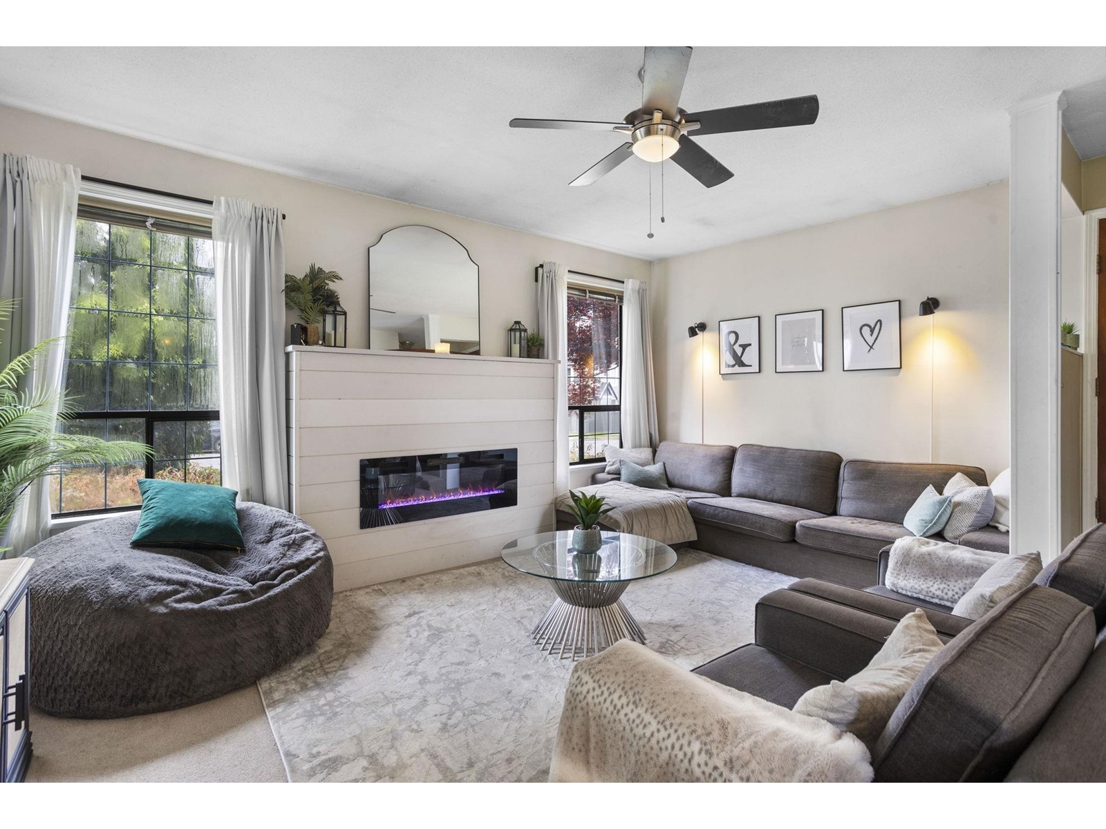 14776 60a Avenue, Surrey, British Columbia  V3S 1W1 - Photo 5 - R3008161