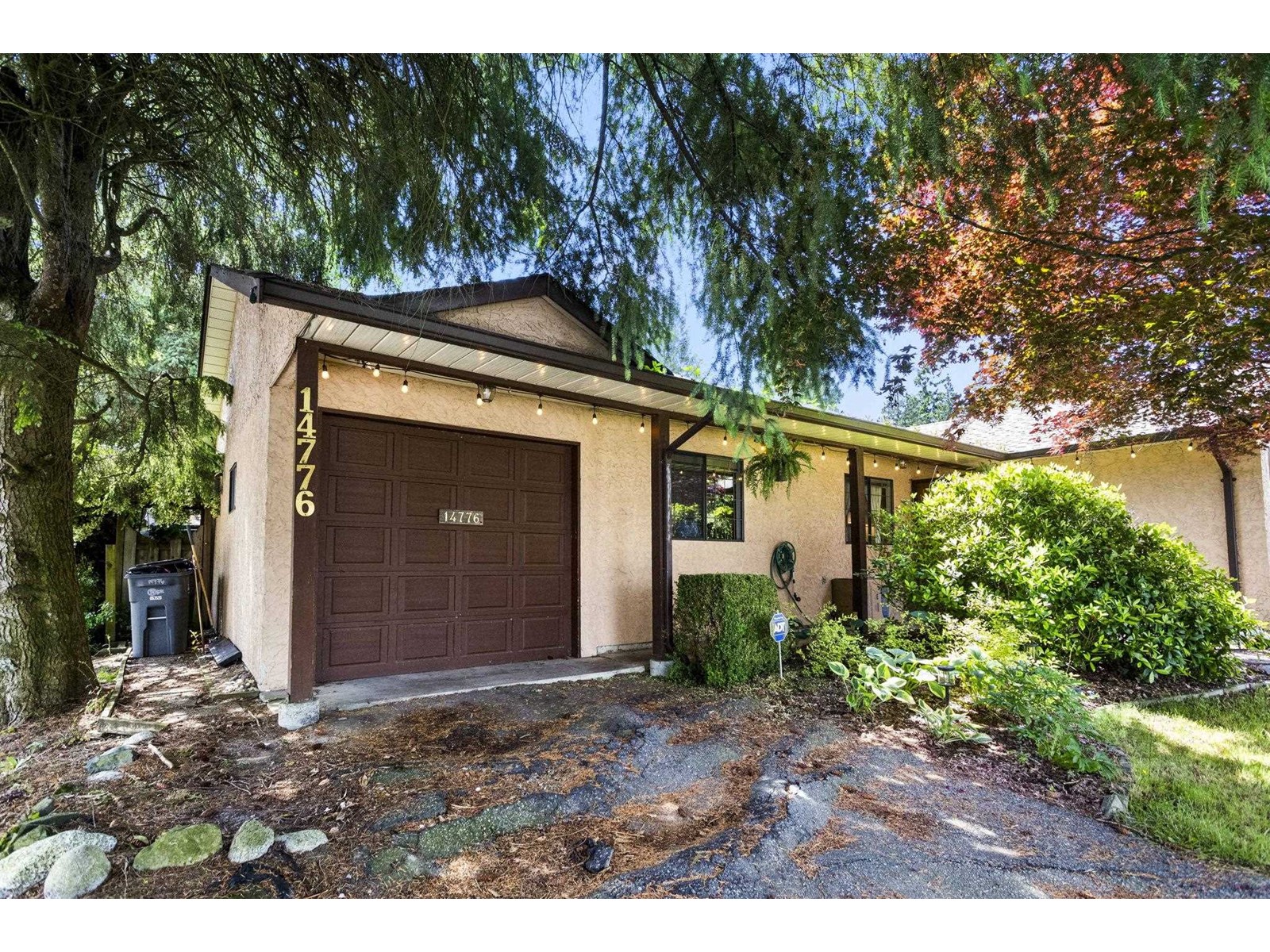 14776 60a Avenue, Surrey, British Columbia  V3S 1W1 - Photo 2 - R3008161