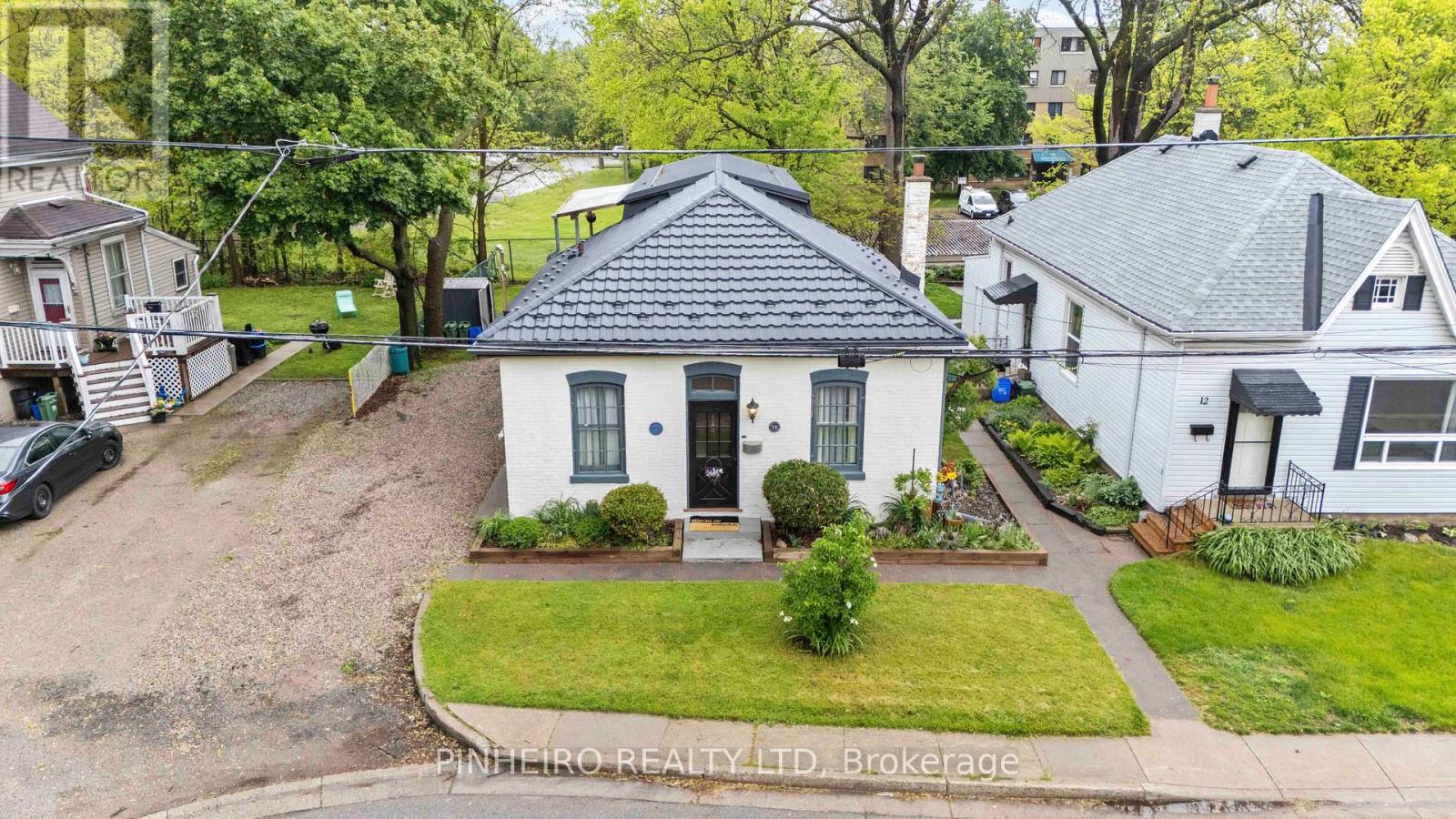 10 Mcclary Avenue, London South, Ontario  N6C 1P7 - Photo 2 - X12169486