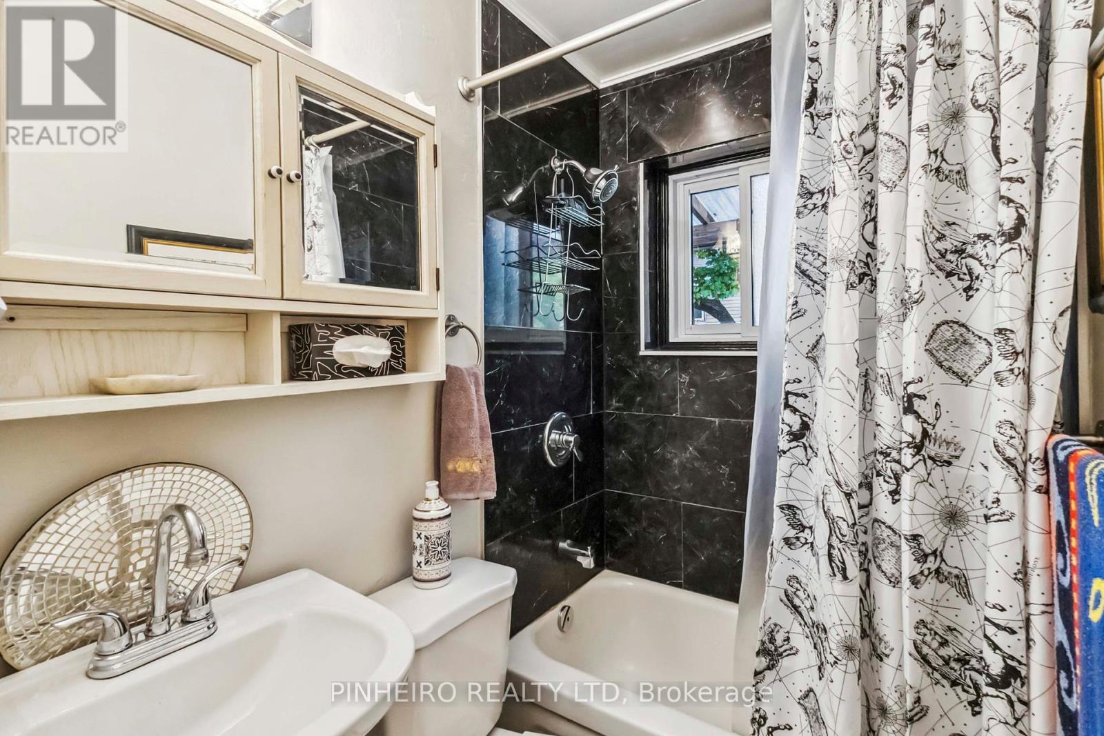 10 Mcclary Avenue, London South, Ontario  N6C 1P7 - Photo 28 - X12169486