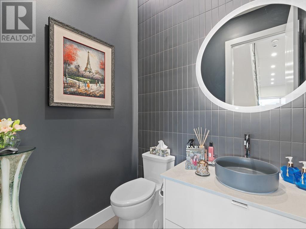 609 E 4th Street, North Vancouver, British Columbia  V7L 1J9 - Photo 13 - R3008574