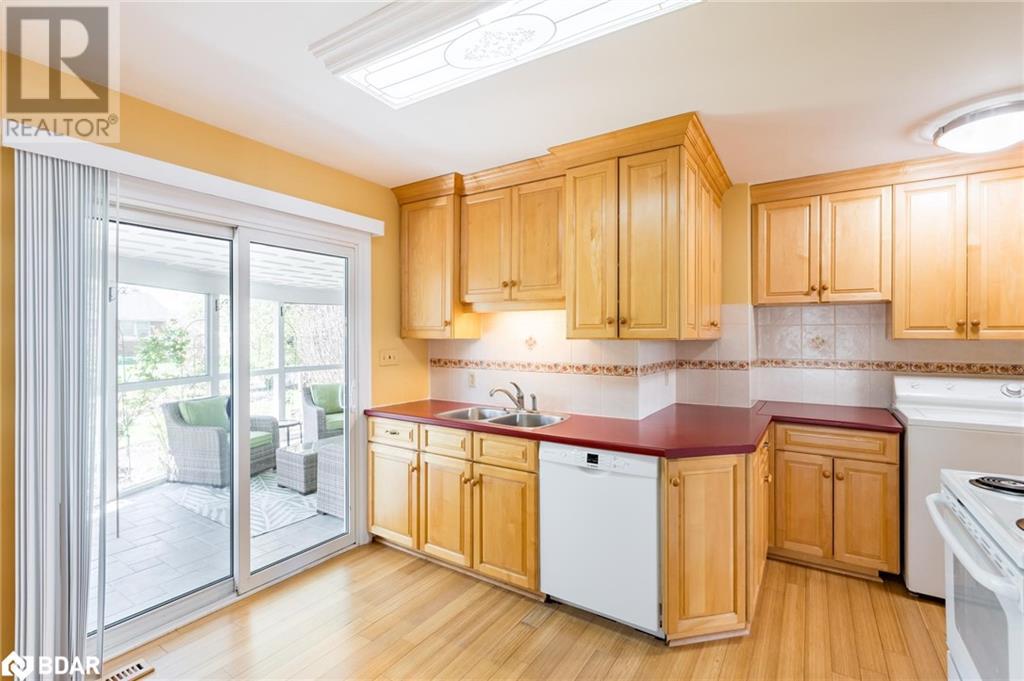 6 Glendale Drive, Welland, Ontario  L3C 4Y6 - Photo 3 - 40736380