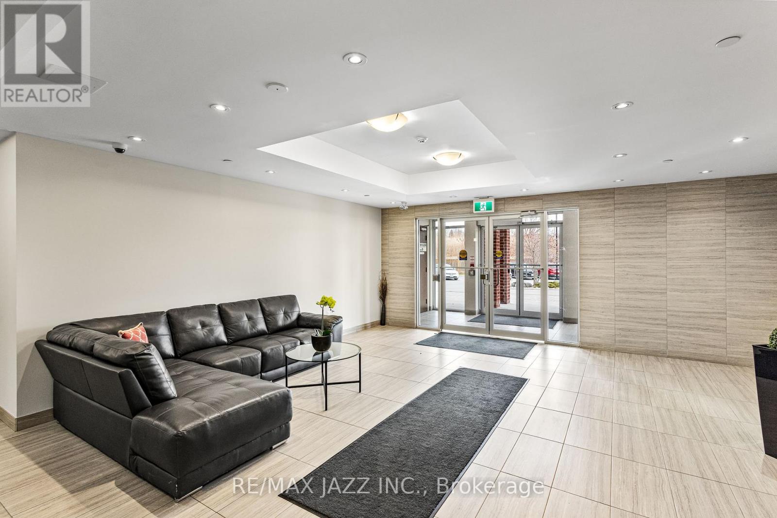 222 - 80 Aspen Springs Drive, Clarington, Ontario  L1C 0V4 - Photo 4 - E12190246