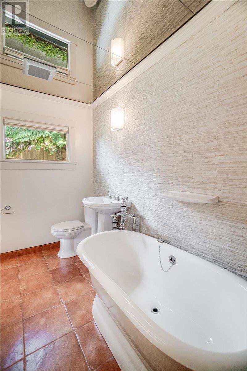 417 Hamilton Avenue, Nelson, BC V1L3G1