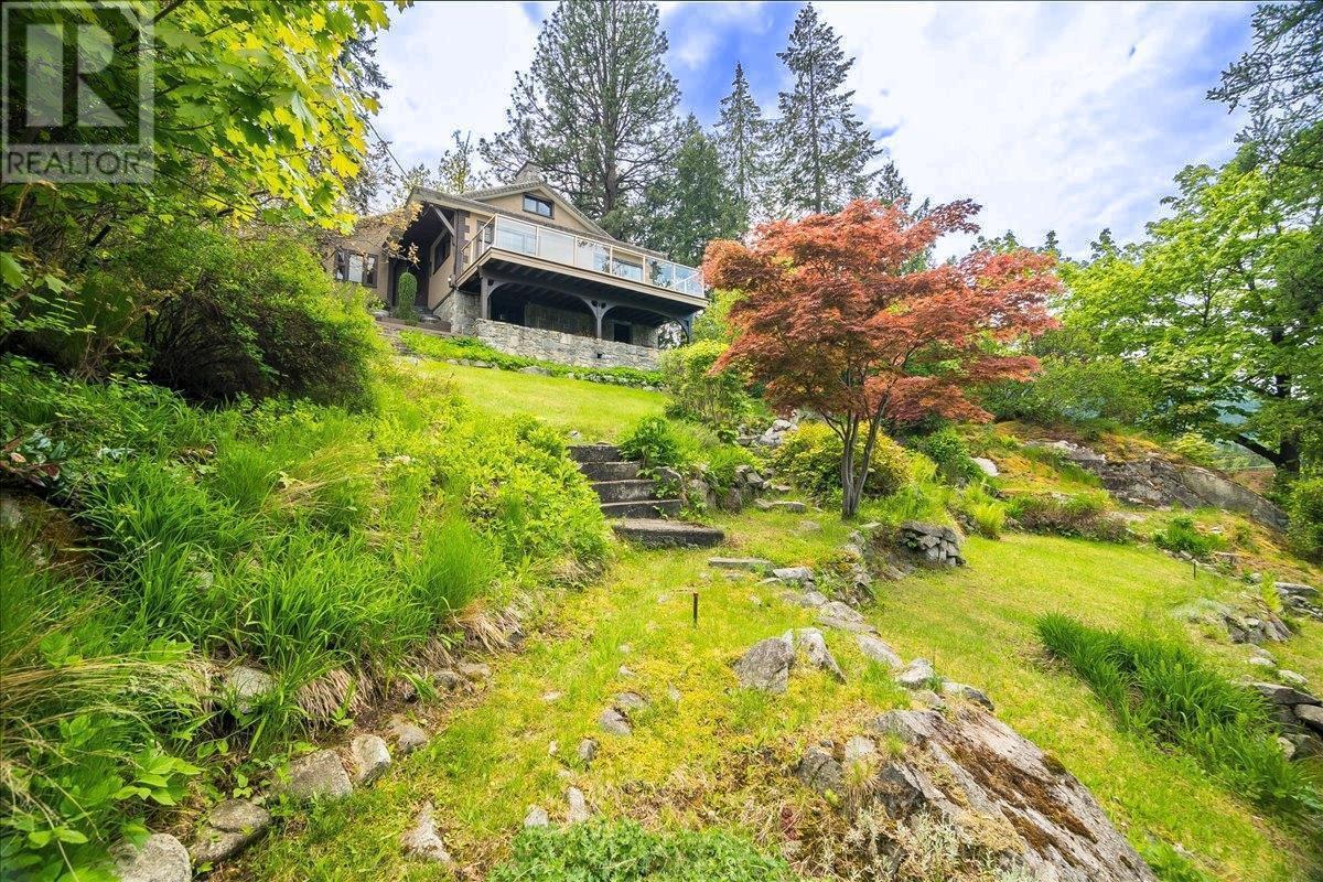 417 Hamilton Avenue, Nelson, BC V1L3G1