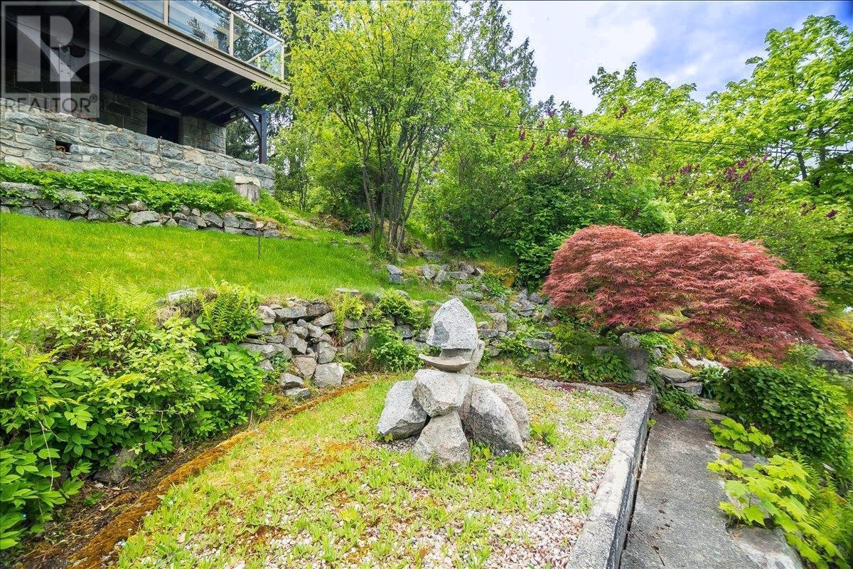 417 Hamilton Avenue, Nelson, BC V1L3G1