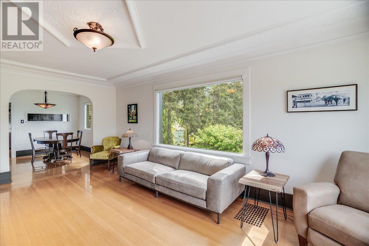 417 Hamilton Avenue, Nelson, BC V1L3G1