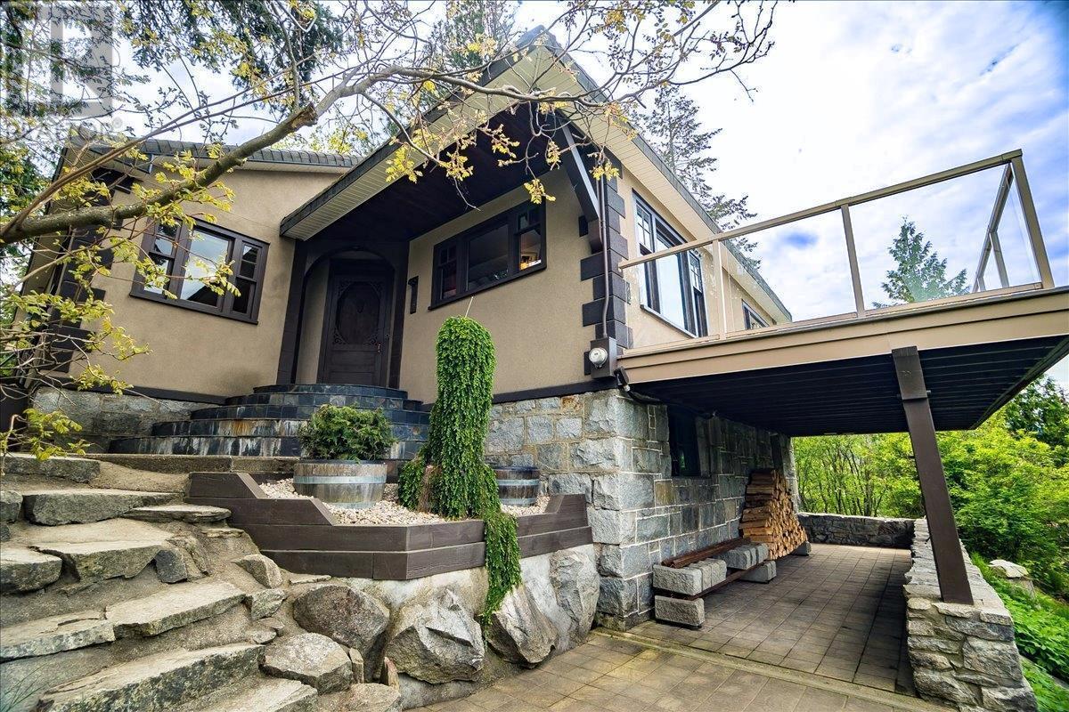 417 Hamilton Avenue, Nelson, BC V1L3G1