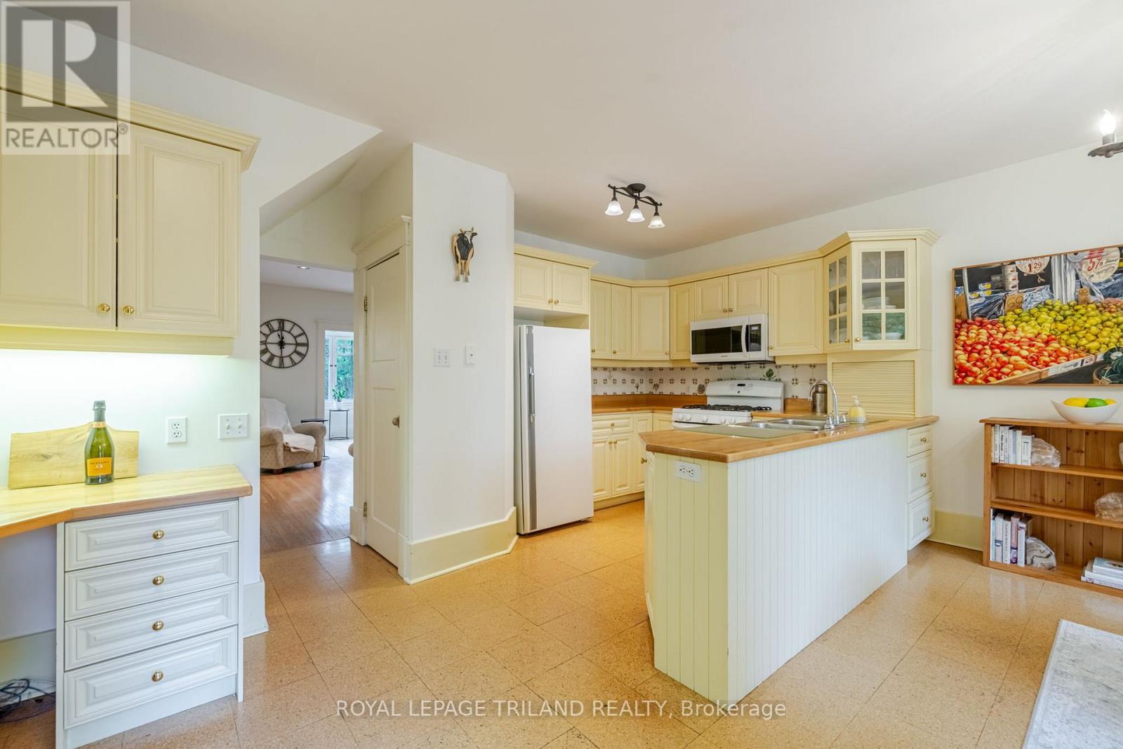 424 Grosvenor Street, London East, Ontario  N5Y 3S4 - Photo 21 - X12190123