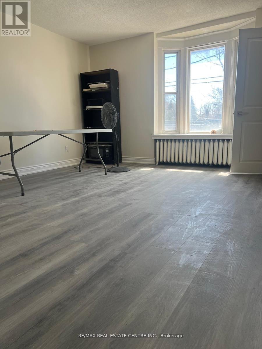 Upper - 3280 Danforth Avenue, Toronto, Ontario  M1L 1C3 - Photo 10 - E12190098