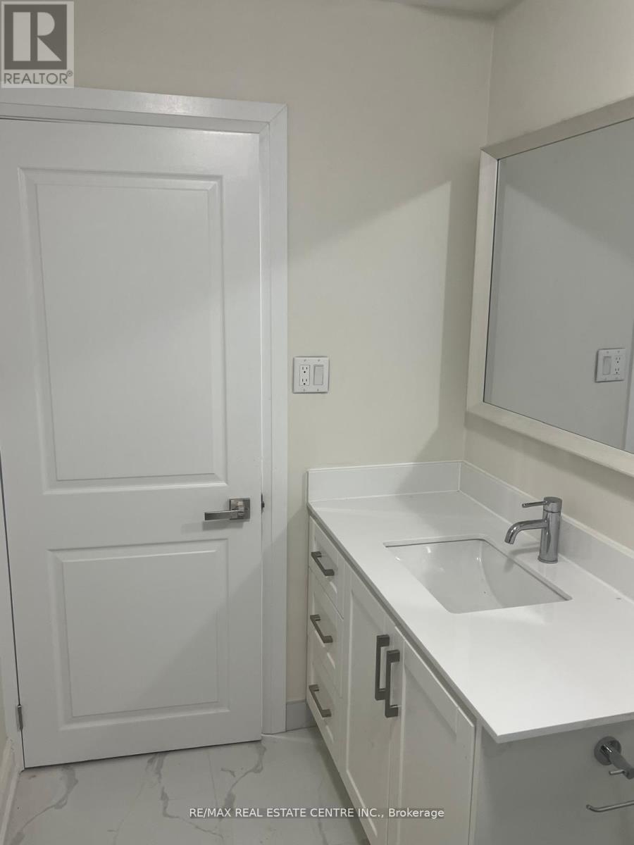 Upper - 3280 Danforth Avenue, Toronto, Ontario  M1L 1C3 - Photo 11 - E12190098